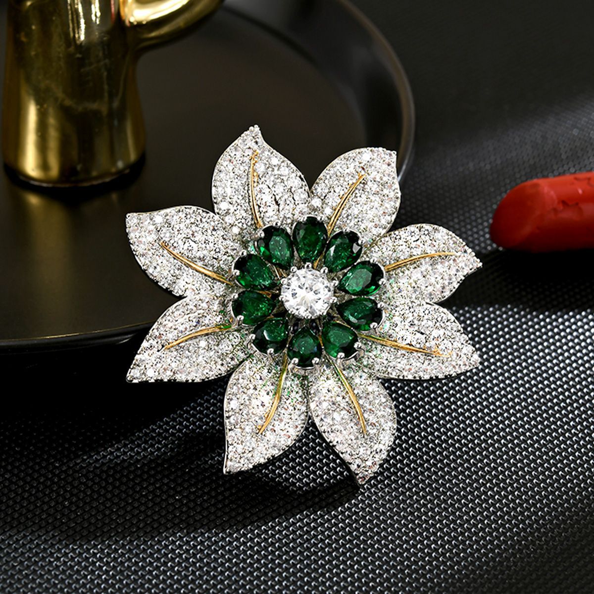 Vintage Flower Brooch Pin for Women XXB015